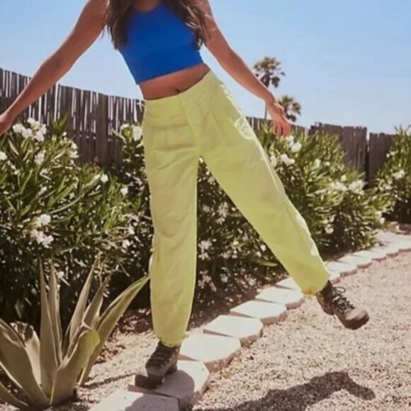 Free People FP Movement Size S Yellow Cotton Blend Mesmerize Me Cargo Pants - Picture 2 of 16